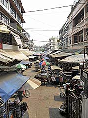 'A Glance on Tachileik's Market' by Asienreisender